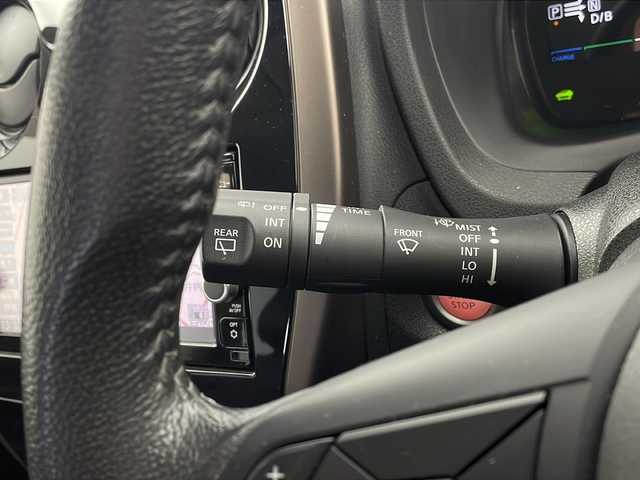 日産 ノート e－パワー メダリスト 栃木県 2017(平29)年 5.1万km ピンク 純正ナビ(MM316D-W)/CD/DVD/AM/FM/Bluetooth/アラウンドビューモニター/スマートルームミラー/ステアリングスイッチ/衝突軽減ブレーキ/レーンキープアシスト/横滑り防止装置/電動格納ミラー/スマートキー/オートライト/フロアマット/ドアバイザー/保証書/取扱説明書