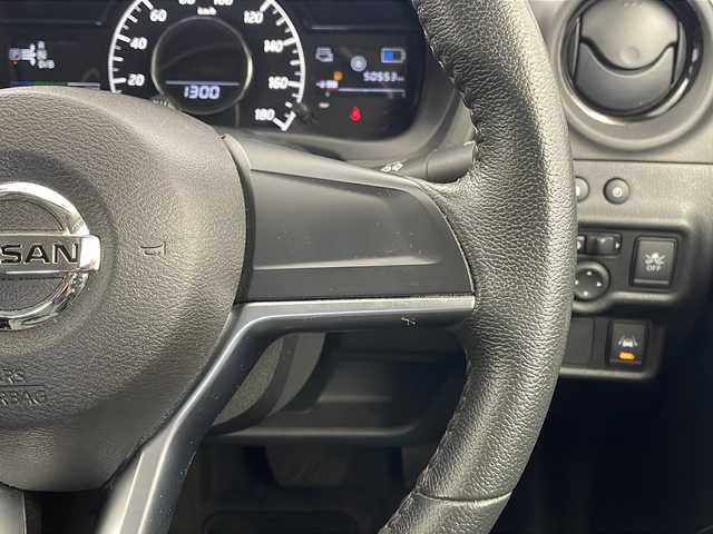 日産 ノート e－パワー メダリスト 栃木県 2017(平29)年 5.1万km ピンク 純正ナビ(MM316D-W)/CD/DVD/AM/FM/Bluetooth/アラウンドビューモニター/スマートルームミラー/ステアリングスイッチ/衝突軽減ブレーキ/レーンキープアシスト/横滑り防止装置/電動格納ミラー/スマートキー/オートライト/フロアマット/ドアバイザー/保証書/取扱説明書