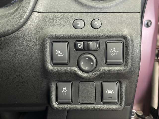 日産 ノート e－パワー メダリスト 栃木県 2017(平29)年 5.1万km ピンク 純正ナビ(MM316D-W)/CD/DVD/AM/FM/Bluetooth/アラウンドビューモニター/スマートルームミラー/ステアリングスイッチ/衝突軽減ブレーキ/レーンキープアシスト/横滑り防止装置/電動格納ミラー/スマートキー/オートライト/フロアマット/ドアバイザー/保証書/取扱説明書