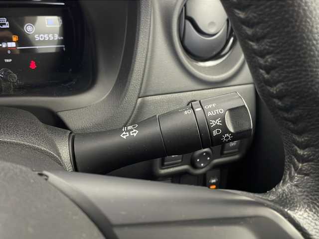 日産 ノート e－パワー メダリスト 栃木県 2017(平29)年 5.1万km ピンク 純正ナビ(MM316D-W)/CD/DVD/AM/FM/Bluetooth/アラウンドビューモニター/スマートルームミラー/ステアリングスイッチ/衝突軽減ブレーキ/レーンキープアシスト/横滑り防止装置/電動格納ミラー/スマートキー/オートライト/フロアマット/ドアバイザー/保証書/取扱説明書