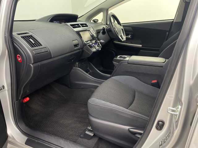 トヨタ プリウス α S ツーリングセレクション 埼玉県 2018(平30)年 4.7万km シルバーM 純正ナビ　/　（TV/BT/FM/AM/SD)/バックカメラ　/前方ドライブレコーダー　/ビルトインＥＴＣ　/クルーズコントロール　/レーンキープアシスト　/オートマチックハイビーム　/先行車発進お知らせ機能　/革巻きハンドル　/純正フロアマット　/純正アルミホイール