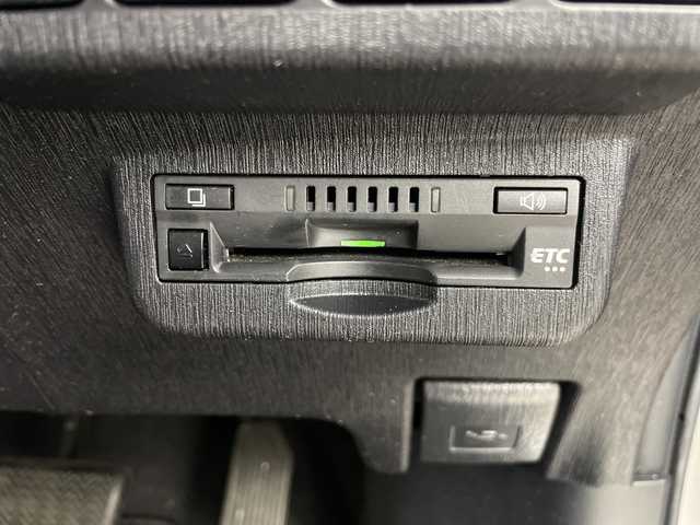 トヨタ プリウス α S ツーリングセレクション 埼玉県 2018(平30)年 4.7万km シルバーM 純正ナビ　/　（TV/BT/FM/AM/SD)/バックカメラ　/前方ドライブレコーダー　/ビルトインＥＴＣ　/クルーズコントロール　/レーンキープアシスト　/オートマチックハイビーム　/先行車発進お知らせ機能　/革巻きハンドル　/純正フロアマット　/純正アルミホイール