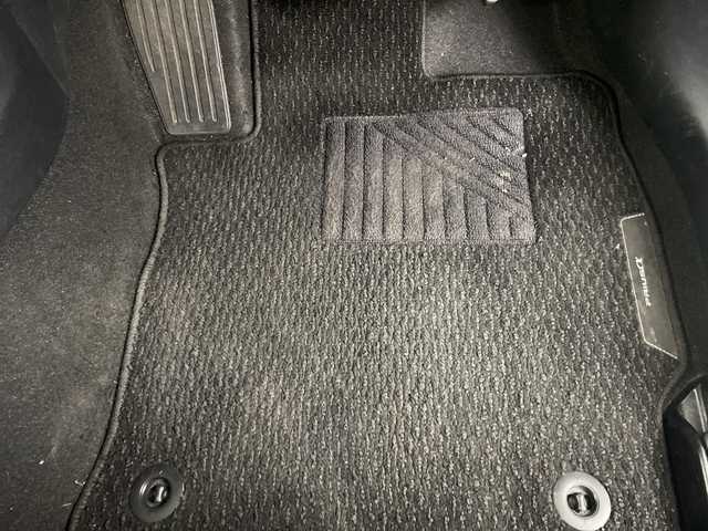 トヨタ プリウス α S ツーリングセレクション 埼玉県 2018(平30)年 4.7万km シルバーM 純正ナビ　/　（TV/BT/FM/AM/SD)/バックカメラ　/前方ドライブレコーダー　/ビルトインＥＴＣ　/クルーズコントロール　/レーンキープアシスト　/オートマチックハイビーム　/先行車発進お知らせ機能　/革巻きハンドル　/純正フロアマット　/純正アルミホイール