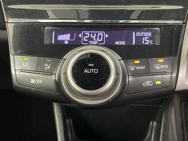 トヨタ プリウス α S ツーリングセレクション 埼玉県 2018(平30)年 4.7万km シルバーM 純正ナビ　/　（TV/BT/FM/AM/SD)/バックカメラ　/前方ドライブレコーダー　/ビルトインＥＴＣ　/クルーズコントロール　/レーンキープアシスト　/オートマチックハイビーム　/先行車発進お知らせ機能　/革巻きハンドル　/純正フロアマット　/純正アルミホイール