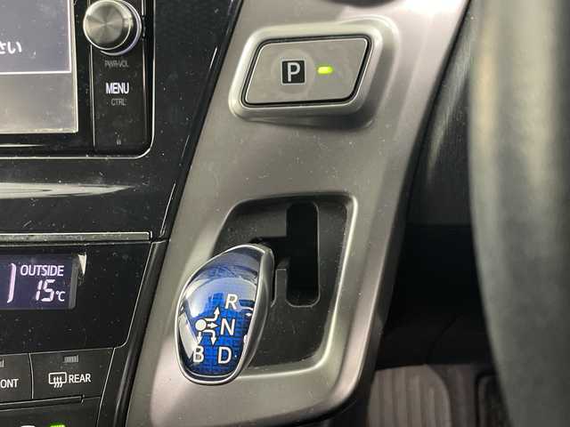 トヨタ プリウス α S ツーリングセレクション 埼玉県 2018(平30)年 4.7万km シルバーM 純正ナビ　/　（TV/BT/FM/AM/SD)/バックカメラ　/前方ドライブレコーダー　/ビルトインＥＴＣ　/クルーズコントロール　/レーンキープアシスト　/オートマチックハイビーム　/先行車発進お知らせ機能　/革巻きハンドル　/純正フロアマット　/純正アルミホイール