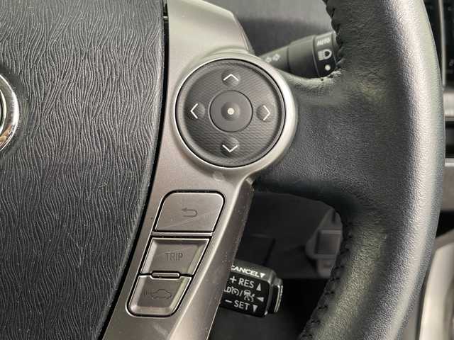 トヨタ プリウス α S ツーリングセレクション 埼玉県 2018(平30)年 4.7万km シルバーM 純正ナビ　/　（TV/BT/FM/AM/SD)/バックカメラ　/前方ドライブレコーダー　/ビルトインＥＴＣ　/クルーズコントロール　/レーンキープアシスト　/オートマチックハイビーム　/先行車発進お知らせ機能　/革巻きハンドル　/純正フロアマット　/純正アルミホイール