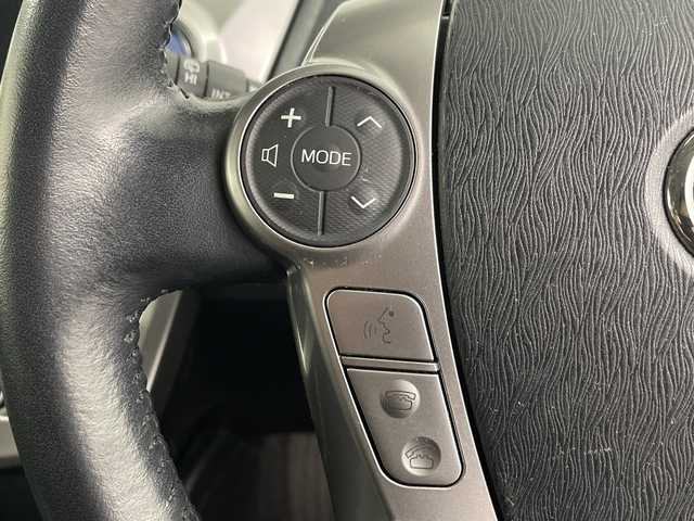 トヨタ プリウス α S ツーリングセレクション 埼玉県 2018(平30)年 4.7万km シルバーM 純正ナビ　/　（TV/BT/FM/AM/SD)/バックカメラ　/前方ドライブレコーダー　/ビルトインＥＴＣ　/クルーズコントロール　/レーンキープアシスト　/オートマチックハイビーム　/先行車発進お知らせ機能　/革巻きハンドル　/純正フロアマット　/純正アルミホイール