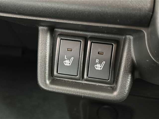 スズキ スペーシア カスタム HYBRID XS ターボ 広島県 2024(令6)年 1.3万km ピュアホワイトP 禁煙車/4WD/インタークーラーターボ/スズキセーフティサポート/・デュアルセンサーブレーキサポートII/・先行車発進お知らせ/・標識認識機能/・ヘッドアップディスプレイ/・誤発進抑制機能/・ハイビームアシスト/・アダプティブクルーズコントロール/・車線維持支援機能/・車線逸脱抑制/・車線逸脱警報/・ふらつき警報/コーナーセンサー/全方位モニター付９型メモリーナビ/・フルセグ/Bluetooｔｈ/ＵＳＢ/スマホ連携/スズキコネクト対応通信機装着車/両側パワースライドドア/革巻きステアリング/ステアリングスイッチ/ステアリングヒーター/パドルシフト/オートライト/電動パーキングブレーキ/ブレーキホールド/LEDヘッドライト/フォグランプ/ハーフレザーシート/シートヒーター/リアサーキュレーター/アイドリングストップ/スマートキー/プッシュスタート/スペアキー/純正15インチアルミホイール