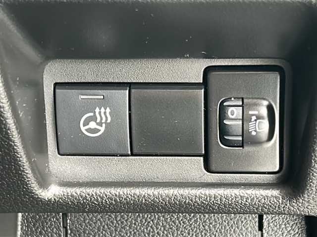 スズキ スペーシア カスタム HYBRID XS ターボ 広島県 2024(令6)年 1.3万km ピュアホワイトP 禁煙車/4WD/インタークーラーターボ/スズキセーフティサポート/・デュアルセンサーブレーキサポートII/・先行車発進お知らせ/・標識認識機能/・ヘッドアップディスプレイ/・誤発進抑制機能/・ハイビームアシスト/・アダプティブクルーズコントロール/・車線維持支援機能/・車線逸脱抑制/・車線逸脱警報/・ふらつき警報/コーナーセンサー/全方位モニター付９型メモリーナビ/・フルセグ/Bluetooｔｈ/ＵＳＢ/スマホ連携/スズキコネクト対応通信機装着車/両側パワースライドドア/革巻きステアリング/ステアリングスイッチ/ステアリングヒーター/パドルシフト/オートライト/電動パーキングブレーキ/ブレーキホールド/LEDヘッドライト/フォグランプ/ハーフレザーシート/シートヒーター/リアサーキュレーター/アイドリングストップ/スマートキー/プッシュスタート/スペアキー/純正15インチアルミホイール