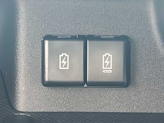 スズキ スペーシア カスタム HYBRID XS ターボ 広島県 2024(令6)年 1.3万km ピュアホワイトP 禁煙車/4WD/インタークーラーターボ/スズキセーフティサポート/・デュアルセンサーブレーキサポートII/・先行車発進お知らせ/・標識認識機能/・ヘッドアップディスプレイ/・誤発進抑制機能/・ハイビームアシスト/・アダプティブクルーズコントロール/・車線維持支援機能/・車線逸脱抑制/・車線逸脱警報/・ふらつき警報/コーナーセンサー/全方位モニター付９型メモリーナビ/・フルセグ/Bluetooｔｈ/ＵＳＢ/スマホ連携/スズキコネクト対応通信機装着車/両側パワースライドドア/革巻きステアリング/ステアリングスイッチ/ステアリングヒーター/パドルシフト/オートライト/電動パーキングブレーキ/ブレーキホールド/LEDヘッドライト/フォグランプ/ハーフレザーシート/シートヒーター/リアサーキュレーター/アイドリングストップ/スマートキー/プッシュスタート/スペアキー/純正15インチアルミホイール