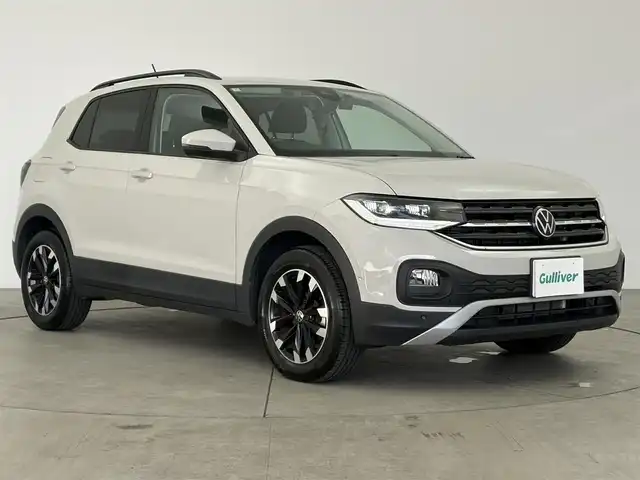 フォルクスワーゲン ＶＷ Ｔ－クロス TSI アクティブ 愛知県 2023(令5)年 1.1万km グレー 純正ディスプレイオーディオ/Bluetooth接続/AM/FM/AppleCarPlay/AndroidAuto/レーダークルーズコントロール/衝突被害軽減ブレーキ/前後コーナーセンサー/パドルシフト/前後ドライブレコーダー/純正フロアマット/純正16インチアルミホイール/LEDヘッドライト/オートライト/ワイヤレス充電/ETC2.0/スマートキー/プッシュスタート/スペアキー/取扱説明書/保証書