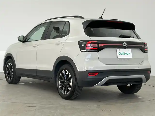 フォルクスワーゲン ＶＷ Ｔ－クロス TSI アクティブ 愛知県 2023(令5)年 1.1万km グレー 純正ディスプレイオーディオ/Bluetooth接続/AM/FM/AppleCarPlay/AndroidAuto/レーダークルーズコントロール/衝突被害軽減ブレーキ/前後コーナーセンサー/パドルシフト/前後ドライブレコーダー/純正フロアマット/純正16インチアルミホイール/LEDヘッドライト/オートライト/ワイヤレス充電/ETC2.0/スマートキー/プッシュスタート/スペアキー/取扱説明書/保証書