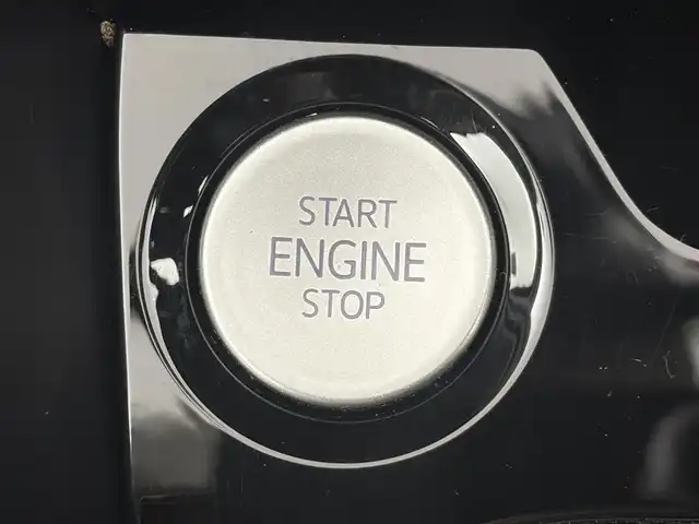 フォルクスワーゲン ＶＷ Ｔ－クロス TSI アクティブ 愛知県 2023(令5)年 1.1万km グレー 純正ディスプレイオーディオ/Bluetooth接続/AM/FM/AppleCarPlay/AndroidAuto/レーダークルーズコントロール/衝突被害軽減ブレーキ/前後コーナーセンサー/パドルシフト/前後ドライブレコーダー/純正フロアマット/純正16インチアルミホイール/LEDヘッドライト/オートライト/ワイヤレス充電/ETC2.0/スマートキー/プッシュスタート/スペアキー/取扱説明書/保証書