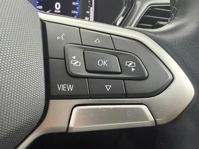 フォルクスワーゲン ＶＷ Ｔ－クロス TSI アクティブ 愛知県 2023(令5)年 1.1万km グレー 純正ディスプレイオーディオ/Bluetooth接続/AM/FM/AppleCarPlay/AndroidAuto/レーダークルーズコントロール/衝突被害軽減ブレーキ/前後コーナーセンサー/パドルシフト/前後ドライブレコーダー/純正フロアマット/純正16インチアルミホイール/LEDヘッドライト/オートライト/ワイヤレス充電/ETC2.0/スマートキー/プッシュスタート/スペアキー/取扱説明書/保証書