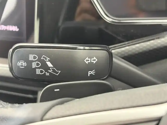 フォルクスワーゲン ＶＷ Ｔ－クロス TSI アクティブ 愛知県 2023(令5)年 1.1万km グレー 純正ディスプレイオーディオ/Bluetooth接続/AM/FM/AppleCarPlay/AndroidAuto/レーダークルーズコントロール/衝突被害軽減ブレーキ/前後コーナーセンサー/パドルシフト/前後ドライブレコーダー/純正フロアマット/純正16インチアルミホイール/LEDヘッドライト/オートライト/ワイヤレス充電/ETC2.0/スマートキー/プッシュスタート/スペアキー/取扱説明書/保証書