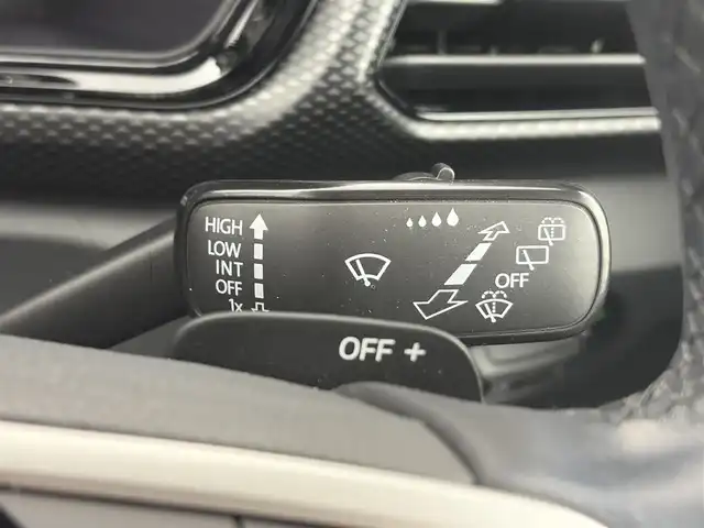 フォルクスワーゲン ＶＷ Ｔ－クロス TSI アクティブ 愛知県 2023(令5)年 1.1万km グレー 純正ディスプレイオーディオ/Bluetooth接続/AM/FM/AppleCarPlay/AndroidAuto/レーダークルーズコントロール/衝突被害軽減ブレーキ/前後コーナーセンサー/パドルシフト/前後ドライブレコーダー/純正フロアマット/純正16インチアルミホイール/LEDヘッドライト/オートライト/ワイヤレス充電/ETC2.0/スマートキー/プッシュスタート/スペアキー/取扱説明書/保証書