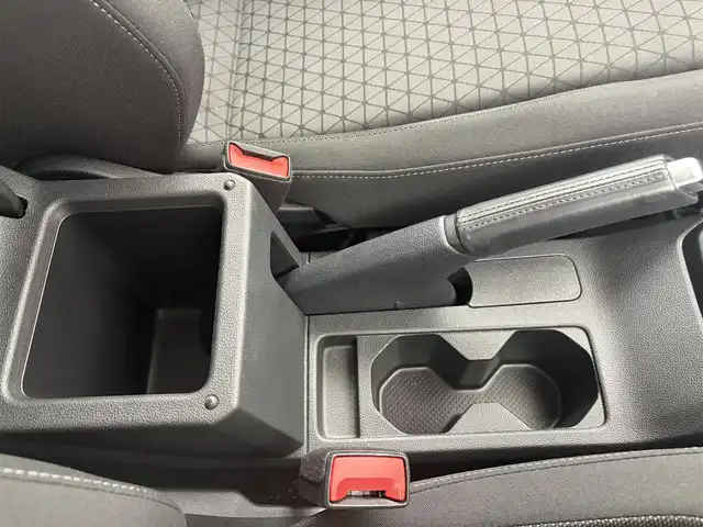 フォルクスワーゲン ＶＷ Ｔ－クロス TSI アクティブ 愛知県 2023(令5)年 1.1万km グレー 純正ディスプレイオーディオ/Bluetooth接続/AM/FM/AppleCarPlay/AndroidAuto/レーダークルーズコントロール/衝突被害軽減ブレーキ/前後コーナーセンサー/パドルシフト/前後ドライブレコーダー/純正フロアマット/純正16インチアルミホイール/LEDヘッドライト/オートライト/ワイヤレス充電/ETC2.0/スマートキー/プッシュスタート/スペアキー/取扱説明書/保証書