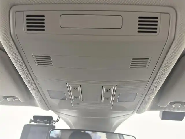 フォルクスワーゲン ＶＷ Ｔ－クロス TSI アクティブ 愛知県 2023(令5)年 1.1万km グレー 純正ディスプレイオーディオ/Bluetooth接続/AM/FM/AppleCarPlay/AndroidAuto/レーダークルーズコントロール/衝突被害軽減ブレーキ/前後コーナーセンサー/パドルシフト/前後ドライブレコーダー/純正フロアマット/純正16インチアルミホイール/LEDヘッドライト/オートライト/ワイヤレス充電/ETC2.0/スマートキー/プッシュスタート/スペアキー/取扱説明書/保証書