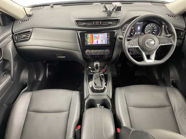 日産 エクストレイル 20S Vセレクション 道央・札幌 2021(令3)年 10.4万km ブリリアントホワイトパール ・４WD//・インテリジェントエマージェンシーブレーキ/・純正SDナビ/・CD/SD/BT/フルセグTV/・バックカメラ/・全席シートヒーター/・オートライト/LEDライト/・前方ドライブレコーダー/・ダウンヒルアシストコントロール/・純正エンジンスターター/・スペアキー１本/・冬タイヤアルミ付き積込/・ビルドインETC