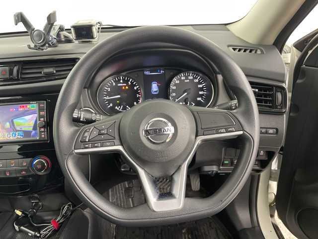 日産 エクストレイル 20S Vセレクション 道央・札幌 2021(令3)年 10.4万km ブリリアントホワイトパール ・４WD//・インテリジェントエマージェンシーブレーキ/・純正SDナビ/・CD/SD/BT/フルセグTV/・バックカメラ/・全席シートヒーター/・オートライト/LEDライト/・前方ドライブレコーダー/・ダウンヒルアシストコントロール/・純正エンジンスターター/・スペアキー１本/・冬タイヤアルミ付き積込/・ビルドインETC