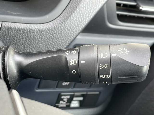 トヨタ ヴォクシー V 道北・旭川 2014(平26)年 6.6万km ブラック /4WD//禁煙車//社外ナビ//フルセグ/SD/DVD/CD/AUX//バックカメラ//クルーズコントロール//片側パワースライドドア//オートライト//LEDヘッドライト//フォグランプ//オートエアコン//オートマチックハイビーム//前後ドライブレコーダー//純正フロアマット//ドアバイザー//ドアミラーウィンカー//オートリトラミラー//ビルトインETC//社外AW冬タイヤ積み込み//リアサンシェード//革巻きステアリング//ステアリングスイッチ//横滑り防止//アイドリングストップ//保証書