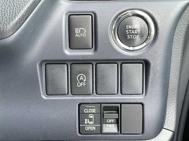 トヨタ ヴォクシー V 道北・旭川 2014(平26)年 6.6万km ブラック /4WD//禁煙車//社外ナビ//フルセグ/SD/DVD/CD/AUX//バックカメラ//クルーズコントロール//片側パワースライドドア//オートライト//LEDヘッドライト//フォグランプ//オートエアコン//オートマチックハイビーム//前後ドライブレコーダー//純正フロアマット//ドアバイザー//ドアミラーウィンカー//オートリトラミラー//ビルトインETC//社外AW冬タイヤ積み込み//リアサンシェード//革巻きステアリング//ステアリングスイッチ//横滑り防止//アイドリングストップ//保証書