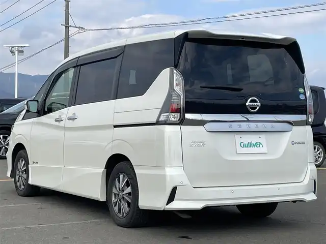 日産 セレナ e－パワー ハイウェイスター V 佐賀県 2018(平30)年 8万km ブリリアントホワイトパール 純正9インチSDナビゲーション/・フルセグTV/CD/DVD/SD/USB/Bluetooth/フリップダウンモニター/アラウンドビューモニター/前方ドライブレコーダー/ビルトインETC/インテリジェントパーキングアシスト/両側パワースライドドア/電子パーキングブレーキ/・AUTO HOLD機能/後席エアコン(温度調整無し)/後席サンシェード/ISOFIX対応/革巻きステアリング/ステアリングリモコン/純正15インチアルミホイール/純正LEDヘッドライト/純正フォグランプ/純正フロアマット/純正ドアバイザ―/新車保証書/取扱説明書/スペアキー１本/プロパイロット/・インテリジェントクルーズコントロール/・エマージェンシーブレーキ/・レーンディパーチャーワーニング/・前後クリアランスソナー/・標識検知機能/・ふらつき警報