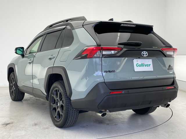トヨタ ＲＡＶ４ HV アドベンチャー オフロードPKGⅡ 千葉県 2024(令6)年 2.5万km 緑Ⅱ GORIGORIブラック塗装/ルーフレール/ワンオーナー/トヨタセーフティセンス/プリクラッシュセーフティ/レーントレーシングアシスト/レーンディパーチャーアラート/ロードサインアシスト/レーダークルーズコントロール/オートマチックハイビーム/先行車発進アラーム/ブラインドスポットモニター/リアクロストラフィックアラート/10.5型純正ディスプレイオーディオ/　ナビ/フルセグTV/Bluetooth/AM/FM/パノラミックビューモニター/ビルトインETC/ミラー一体型ドライブレコーダー/純正マットブラック18インチAW/専用ブラック合皮シート/シートヒーター/エアーシート/運転席パワーシート/シートメモリ/オートライト/LEDヘッドライト/フォグランプ/電子パーキング/オートブレーキホールド/スマートキー/プッシュスタート