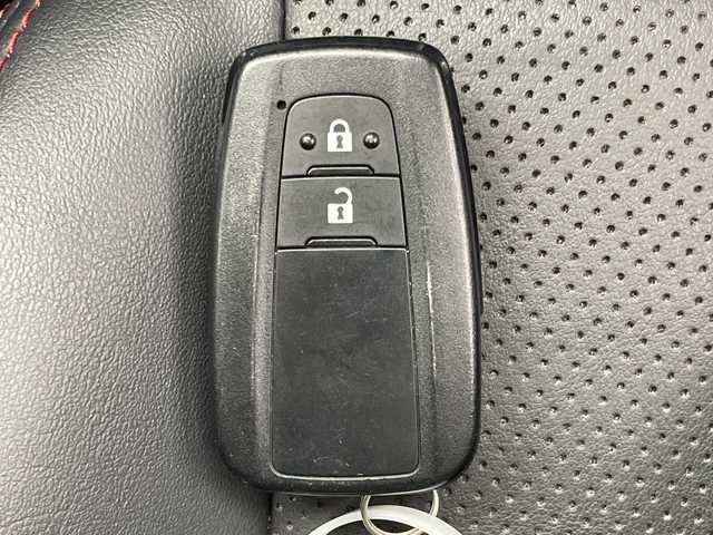 トヨタ ＲＡＶ４ HV アドベンチャー オフロードPKGⅡ 千葉県 2024(令6)年 2.5万km 緑Ⅱ GORIGORIブラック塗装/ルーフレール/ワンオーナー/トヨタセーフティセンス/プリクラッシュセーフティ/レーントレーシングアシスト/レーンディパーチャーアラート/ロードサインアシスト/レーダークルーズコントロール/オートマチックハイビーム/先行車発進アラーム/ブラインドスポットモニター/リアクロストラフィックアラート/10.5型純正ディスプレイオーディオ/　ナビ/フルセグTV/Bluetooth/AM/FM/パノラミックビューモニター/ビルトインETC/ミラー一体型ドライブレコーダー/純正マットブラック18インチAW/専用ブラック合皮シート/シートヒーター/エアーシート/運転席パワーシート/シートメモリ/オートライト/LEDヘッドライト/フォグランプ/電子パーキング/オートブレーキホールド/スマートキー/プッシュスタート