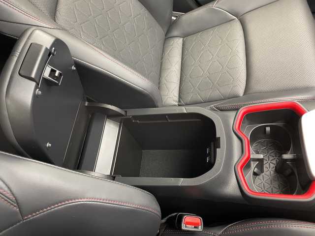 トヨタ ＲＡＶ４ HV アドベンチャー オフロードPKGⅡ 千葉県 2024(令6)年 2.5万km 緑Ⅱ GORIGORIブラック塗装/ルーフレール/ワンオーナー/トヨタセーフティセンス/プリクラッシュセーフティ/レーントレーシングアシスト/レーンディパーチャーアラート/ロードサインアシスト/レーダークルーズコントロール/オートマチックハイビーム/先行車発進アラーム/ブラインドスポットモニター/リアクロストラフィックアラート/10.5型純正ディスプレイオーディオ/　ナビ/フルセグTV/Bluetooth/AM/FM/パノラミックビューモニター/ビルトインETC/ミラー一体型ドライブレコーダー/純正マットブラック18インチAW/専用ブラック合皮シート/シートヒーター/エアーシート/運転席パワーシート/シートメモリ/オートライト/LEDヘッドライト/フォグランプ/電子パーキング/オートブレーキホールド/スマートキー/プッシュスタート