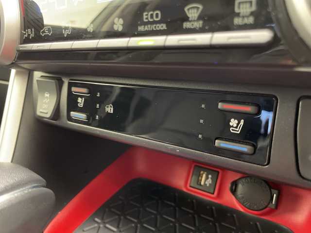 トヨタ ＲＡＶ４ HV アドベンチャー オフロードPKGⅡ 千葉県 2024(令6)年 2.5万km 緑Ⅱ GORIGORIブラック塗装/ルーフレール/ワンオーナー/トヨタセーフティセンス/プリクラッシュセーフティ/レーントレーシングアシスト/レーンディパーチャーアラート/ロードサインアシスト/レーダークルーズコントロール/オートマチックハイビーム/先行車発進アラーム/ブラインドスポットモニター/リアクロストラフィックアラート/10.5型純正ディスプレイオーディオ/　ナビ/フルセグTV/Bluetooth/AM/FM/パノラミックビューモニター/ビルトインETC/ミラー一体型ドライブレコーダー/純正マットブラック18インチAW/専用ブラック合皮シート/シートヒーター/エアーシート/運転席パワーシート/シートメモリ/オートライト/LEDヘッドライト/フォグランプ/電子パーキング/オートブレーキホールド/スマートキー/プッシュスタート