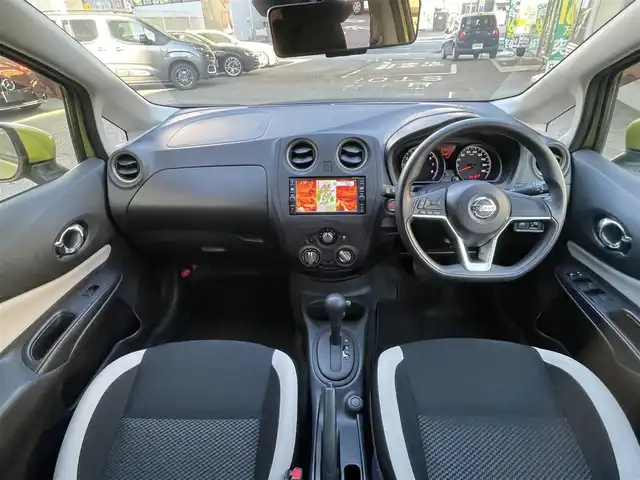 日産 ノート X 神奈川県 2017(平29)年 3.4万km オリーブグリーン 純正ナビ/ＣＤ／Bluetooth/ＡＵＸ　/フルセグＴＶ　/ＥＴＣ　/前後コーナーセンサー　/レーンキープアシスト　/スペアキー　/純正フロアマット　/プッシュスタート　/スマートキー　/取扱説明書　/保証書