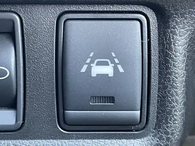 日産 ノート X 神奈川県 2017(平29)年 3.4万km オリーブグリーン 純正ナビ/ＣＤ／Bluetooth/ＡＵＸ　/フルセグＴＶ　/ＥＴＣ　/前後コーナーセンサー　/レーンキープアシスト　/スペアキー　/純正フロアマット　/プッシュスタート　/スマートキー　/取扱説明書　/保証書