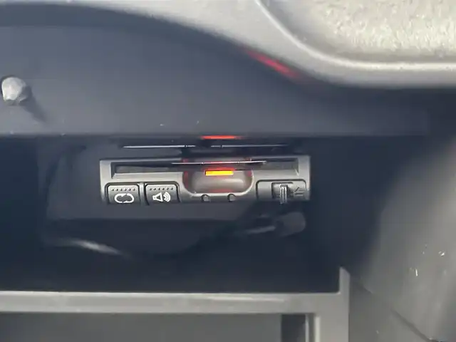 日産 ノート X 神奈川県 2017(平29)年 3.4万km オリーブグリーン 純正ナビ/ＣＤ／Bluetooth/ＡＵＸ　/フルセグＴＶ　/ＥＴＣ　/前後コーナーセンサー　/レーンキープアシスト　/スペアキー　/純正フロアマット　/プッシュスタート　/スマートキー　/取扱説明書　/保証書