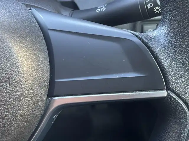 日産 ノート X 神奈川県 2017(平29)年 3.4万km オリーブグリーン 純正ナビ/ＣＤ／Bluetooth/ＡＵＸ　/フルセグＴＶ　/ＥＴＣ　/前後コーナーセンサー　/レーンキープアシスト　/スペアキー　/純正フロアマット　/プッシュスタート　/スマートキー　/取扱説明書　/保証書