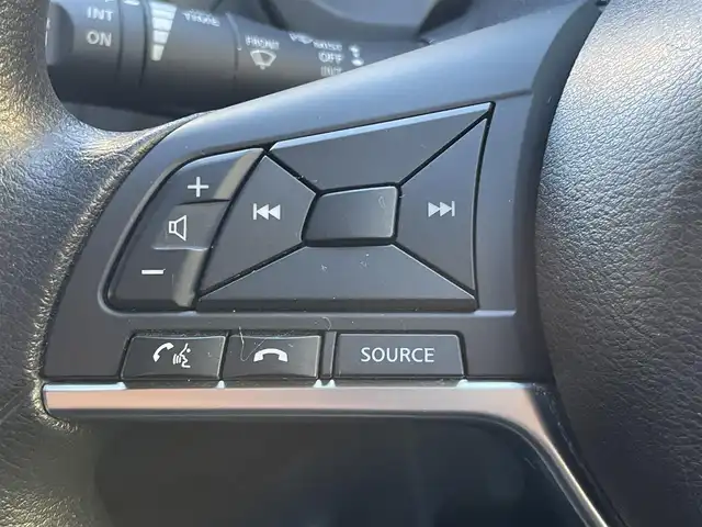 日産 ノート X 神奈川県 2017(平29)年 3.4万km オリーブグリーン 純正ナビ/ＣＤ／Bluetooth/ＡＵＸ　/フルセグＴＶ　/ＥＴＣ　/前後コーナーセンサー　/レーンキープアシスト　/スペアキー　/純正フロアマット　/プッシュスタート　/スマートキー　/取扱説明書　/保証書