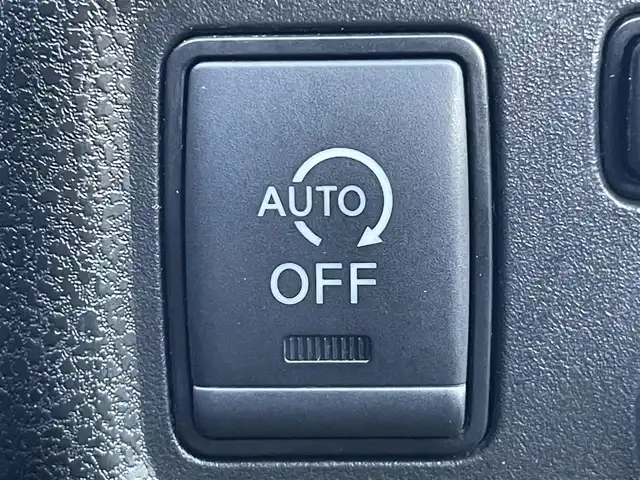 日産 ノート X 神奈川県 2017(平29)年 3.4万km オリーブグリーン 純正ナビ/ＣＤ／Bluetooth/ＡＵＸ　/フルセグＴＶ　/ＥＴＣ　/前後コーナーセンサー　/レーンキープアシスト　/スペアキー　/純正フロアマット　/プッシュスタート　/スマートキー　/取扱説明書　/保証書