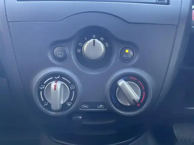 日産 ノート X 神奈川県 2017(平29)年 3.4万km オリーブグリーン 純正ナビ/ＣＤ／Bluetooth/ＡＵＸ　/フルセグＴＶ　/ＥＴＣ　/前後コーナーセンサー　/レーンキープアシスト　/スペアキー　/純正フロアマット　/プッシュスタート　/スマートキー　/取扱説明書　/保証書