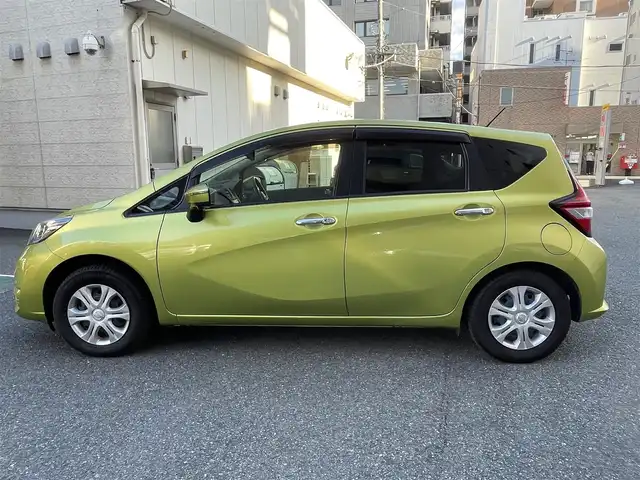 日産 ノート X 神奈川県 2017(平29)年 3.4万km オリーブグリーン 純正ナビ/ＣＤ／Bluetooth/ＡＵＸ　/フルセグＴＶ　/ＥＴＣ　/前後コーナーセンサー　/レーンキープアシスト　/スペアキー　/純正フロアマット　/プッシュスタート　/スマートキー　/取扱説明書　/保証書