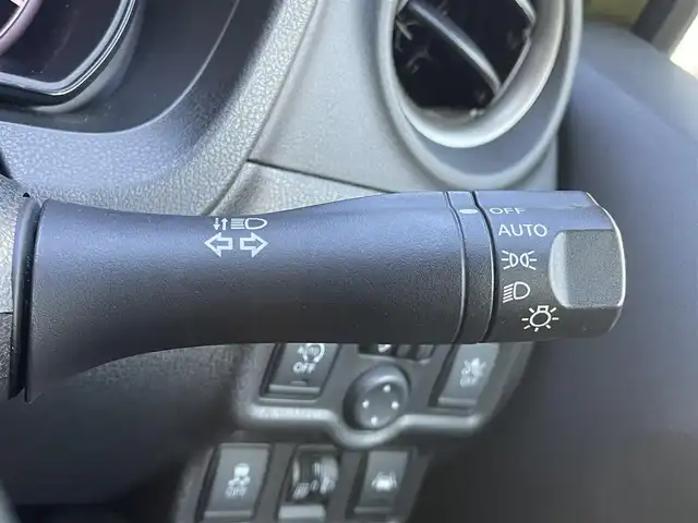 日産 ノート X 神奈川県 2017(平29)年 3.4万km オリーブグリーン 純正ナビ/ＣＤ／Bluetooth/ＡＵＸ　/フルセグＴＶ　/ＥＴＣ　/前後コーナーセンサー　/レーンキープアシスト　/スペアキー　/純正フロアマット　/プッシュスタート　/スマートキー　/取扱説明書　/保証書