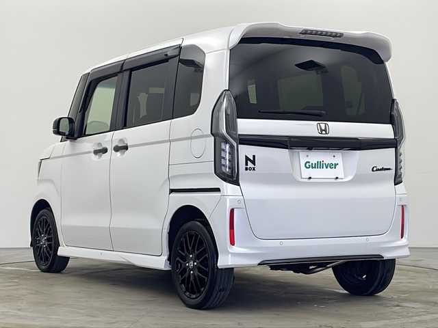 ホンダ Ｎ ＢＯＸ カスタム L ターボ スタイル+ブラック 秋田県 2022(令4)年 3.2万km プラチナホワイトパール ワンオーナー　/ターボ付き車両/純正ナビ【AM/FM/CD/DVD/BT】　/フルセグＴＶ　/両側パワースライドドア　/ＬＥＤヘッドライト　/ハーフレザーシート　/純正エンジンスターター　/スマートキー　/スペアキー有り/プッシュスタート　/電格ミラー　/ライトレベライザー/レーンキープアシスト/衝突被害軽減システム/純正ビルトインETC2.0/クリアランスソナー /バックカメラ/純正フロアマット/横滑り防止装置/オートライト/オートエアコン /前席シートヒーター/リアサンシェード /USBポート/ブレーキホールド/自動パーキングブレーキ/ホンダECON/純正ドライブレコーダー/純正AW/ウィンカーミラー /フォグライト /コーナーセンサー /革巻きステアリング/クルーズコントロール/ステアリングリモコン/パドルシフト/取扱説明書/保証書