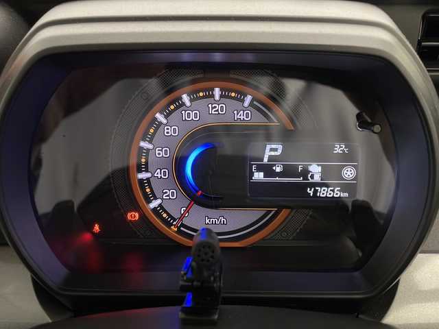 スズキ スペーシア ギア HYBRID XZターボ 宮崎県 2018(平30)年 4.8万km ブリスクブルーメタリック/ガンメタリック2トーンルーフ ツートンカラー/SUZUKI Safety Support/〇デュアルカメラブレーキサポート/〇誤発進抑制機能（前方・後方）/〇後退時ブレーキサポート/〇車線逸脱警報機能/〇車線逸脱抑制機能/〇ふらつき警報機能/〇標識認識機能/〇オートマチックハイビーム/〇コーナーセンサー/純正7インチディスプレイオーディオ（PVH-9300DVSZS）/バックカメラ/両側パワースライドドア/シートヒーター/クルーズコントロール/パドルシフト/アイドリングストップ/ドライブレコーダー/スマートキー×２/