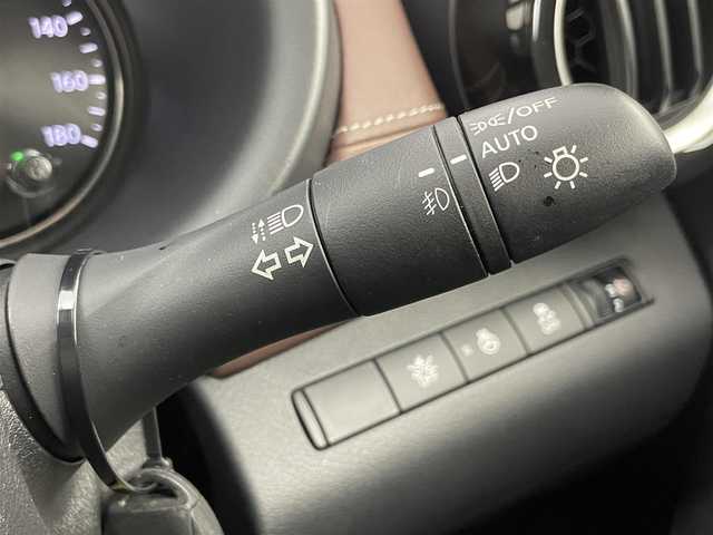 日産 キックス X スタイルエディション 埼玉県 2024(令6)年 0.5万km チタニウムカーキ 純正９インチナビ　プロパイロット　　アラウンドビューモニター　エマージェンシーブレーキ　ステアリングヒーター　シートヒーター　インテリジェントルームミラー　茶黒レザーシート　ＬＥＤヘッドライト