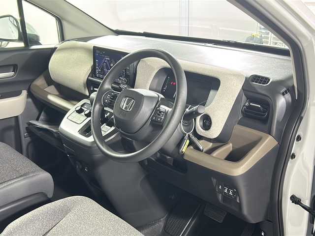 ホンダ フリード AIR 福岡県 2025(令7)年 0.1万km未満 パール ・フルセグTV/・Bカメラ/・AppleCarPlay/・ACC/・androidオート/・ブレーキホールド/・オートマチックハイビーム/・両側パワースライドドア/・Bluetooth/・純正ナビ/・ホンダセンシング