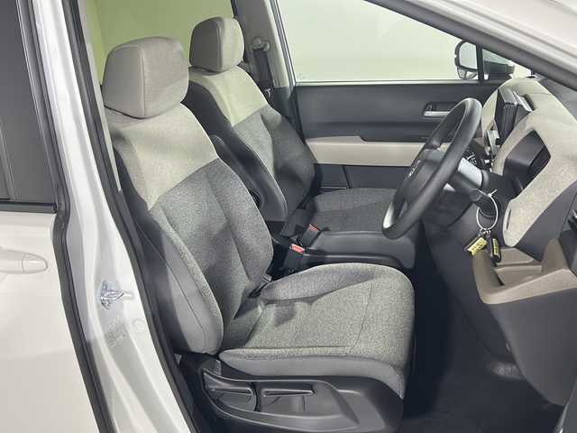 ホンダ フリード AIR 福岡県 2025(令7)年 0.1万km未満 パール ・フルセグTV/・Bカメラ/・AppleCarPlay/・ACC/・androidオート/・ブレーキホールド/・オートマチックハイビーム/・両側パワースライドドア/・Bluetooth/・純正ナビ/・ホンダセンシング