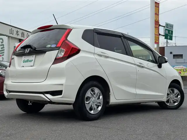 ホンダ フィット 13G F 千葉県 2017(平29)年 6.2万km タフホワイトⅡ 社外メモリーナビ/ワンセグTV/CD/DVD/ハロゲンヘッドライト/革巻きステアリング/社外フロアマット/スマートキー/ETC/保証書・取説