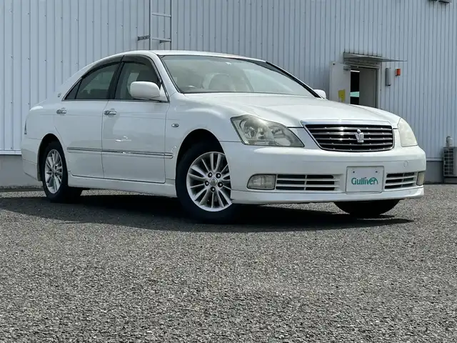 トヨタ クラウン ロイヤル ロイヤルサルーン 熊本県 2004(平16)年 13.1万km ホワイトパールクリスタルシャイン 純正HDDナビ/・AM/FM/CD/MD/・ワンセグTV/ETC/リア電動サンシェード/Dパワーシート/オートライト/フォグランプ/革巻きステアリング/・ステアリングスイッチ/純正フロアマット/電動格納ミラー/ドアバイザー/トノカバー/純正アルミホイール/ビークルスタビリティコントロール（VSC）/スマートキー