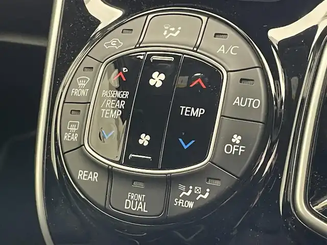 トヨタ ヴォクシー ハイブリッド ZS 煌 愛知県 2018(平30)年 2.6万km ブラック アルパイン１１型ナビ　フルセグＴＶ　ＨＤＭＩ　ＵＳＢ　アルパイン１２．８型後席モニター　シートヒーター　両側パワスラ　コーナーセンサー　セーフティセンス　衝突軽減　クルコン　ＬＥＤオートライト　フォグランプ　禁煙車
