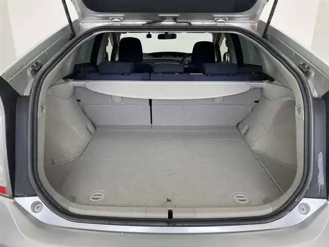 トヨタ プリウス S 埼玉県 2012(平24)年 3.7万km シルバーM 純正ナビ バックカメラ ビルトインETC キセノンヘッドライト 地デジフルセグTV オートライト 前方ドライブレコーダー Bluetooth DVD再生 純正アルミホイール 純正フロアマット