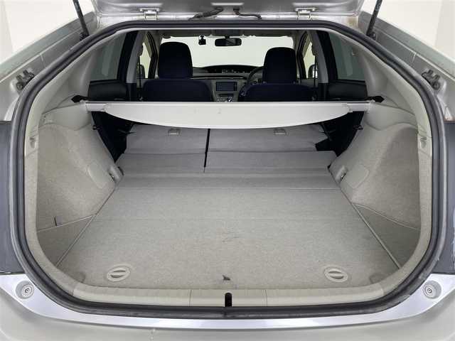 トヨタ プリウス S 埼玉県 2012(平24)年 3.7万km シルバーM 純正ナビ バックカメラ ビルトインETC キセノンヘッドライト 地デジフルセグTV オートライト 前方ドライブレコーダー Bluetooth DVD再生 純正アルミホイール 純正フロアマット